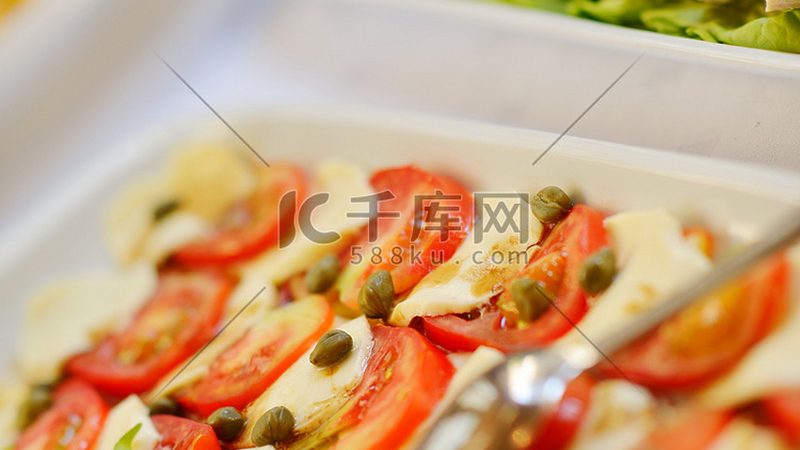 商场餐饮加盟品牌，如何挑选适合自己的？**