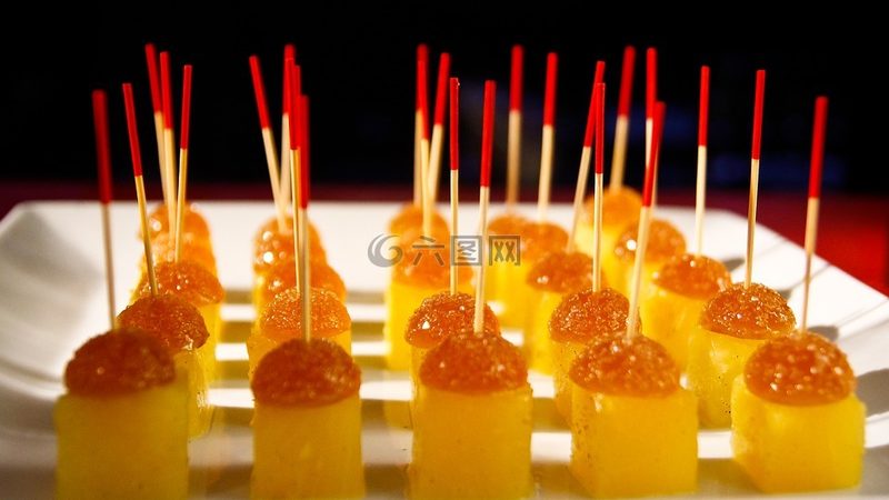 餐饮加盟公司加盟费多少？揭秘加盟费用构成与影响因素